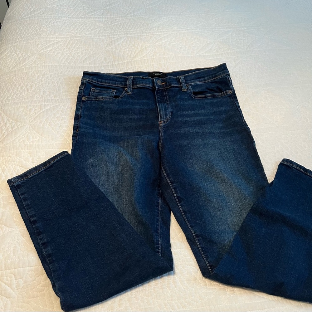 BANANA REPUBLIC FACTORY Mid-Rise Skinny Jean
12/31 | Dark Wash - Picture 5 of 9
